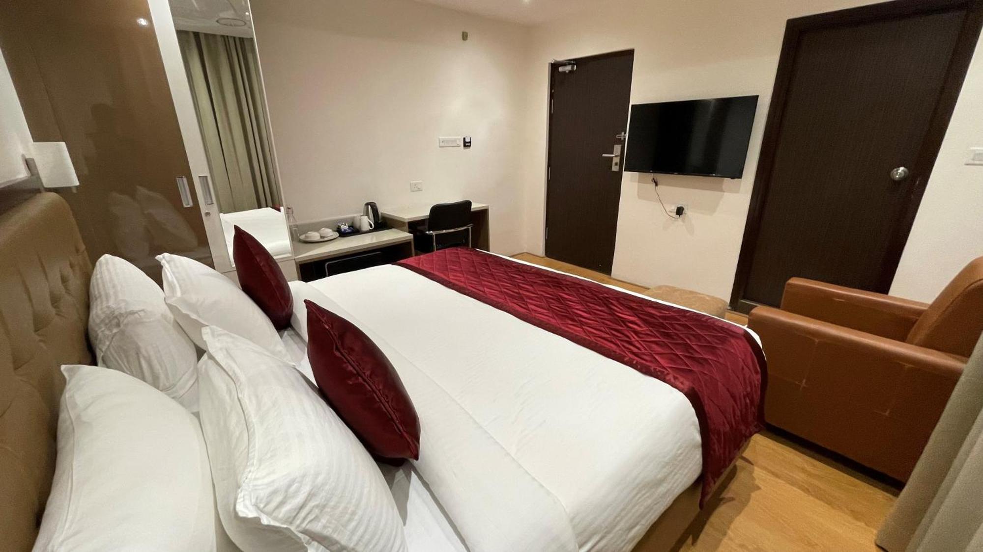 Hotel Silver Cle Hyderabad Exterior photo